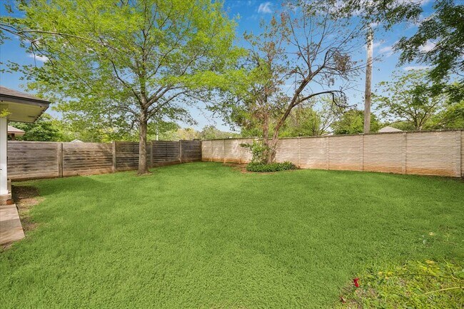 Building Photo - 9321 Linkmeadow Dr