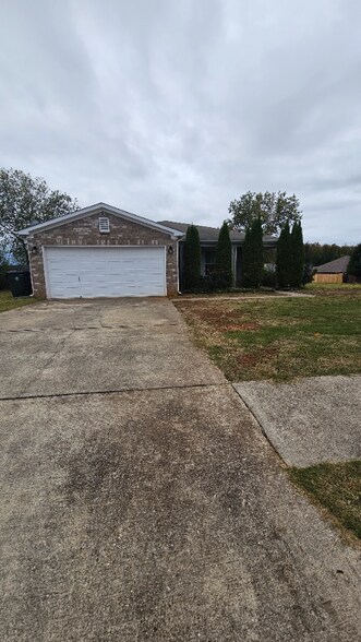 Primary Photo - 200 Grantham Cir