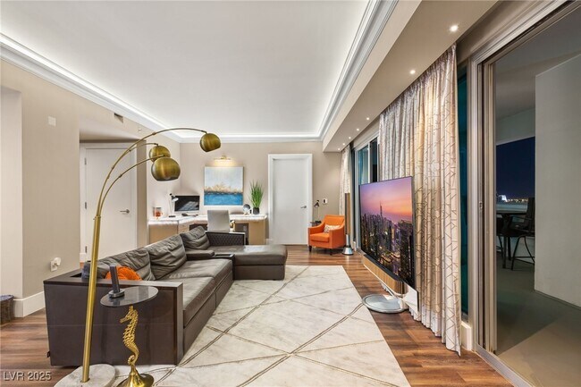 Building Photo - 2700 S Las Vegas Blvd