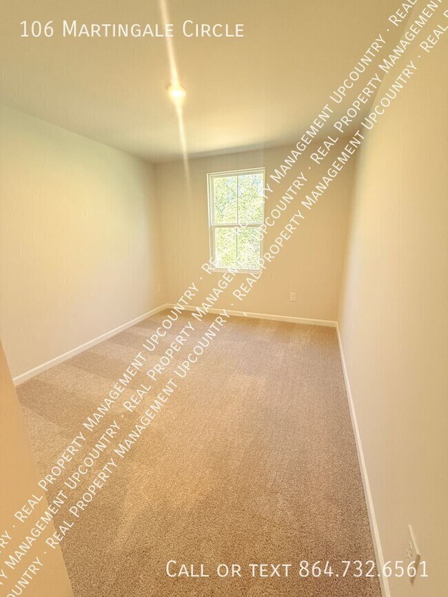 Building Photo - 106 Martingale Cir