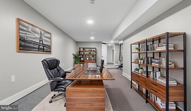 Building Photo - 917 N Gilmor St