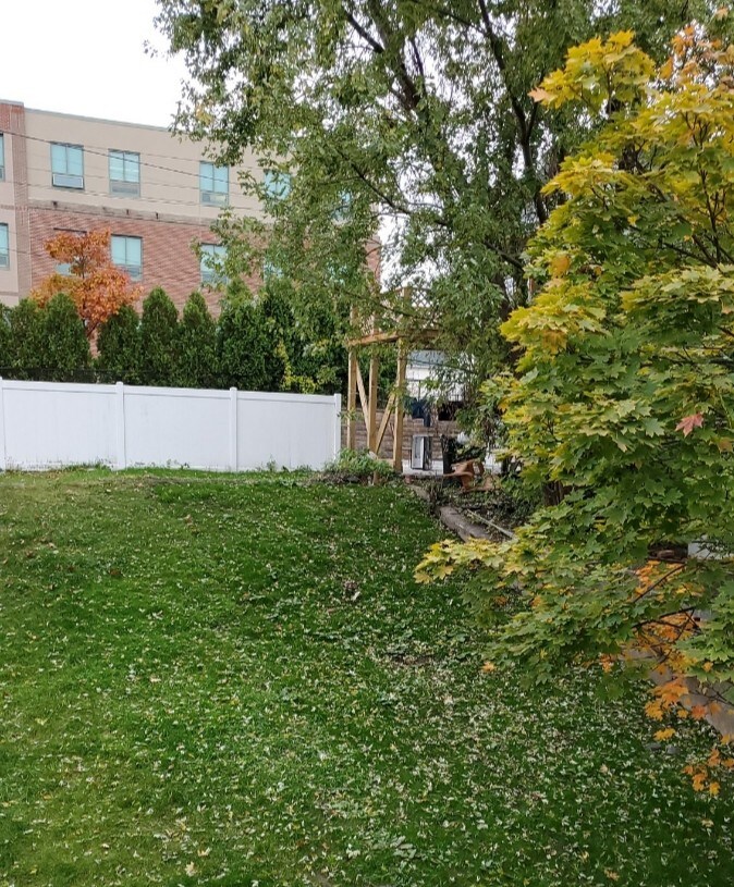 Building Photo - 225 S Webster Ave