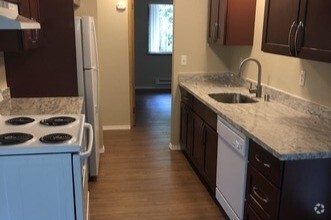 Kitchen - Hillside Glen Apartments