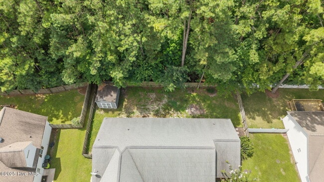 Building Photo - 205 Croatan Woods Dr