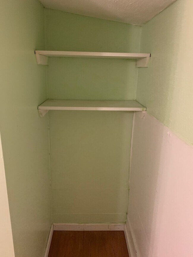 Building Photo - JPL334