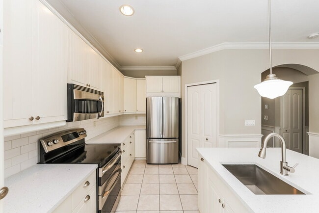 Building Photo - 18863 Maisons Dr