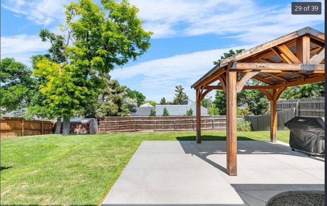 Building Photo - 6604 S Dahlia Cir