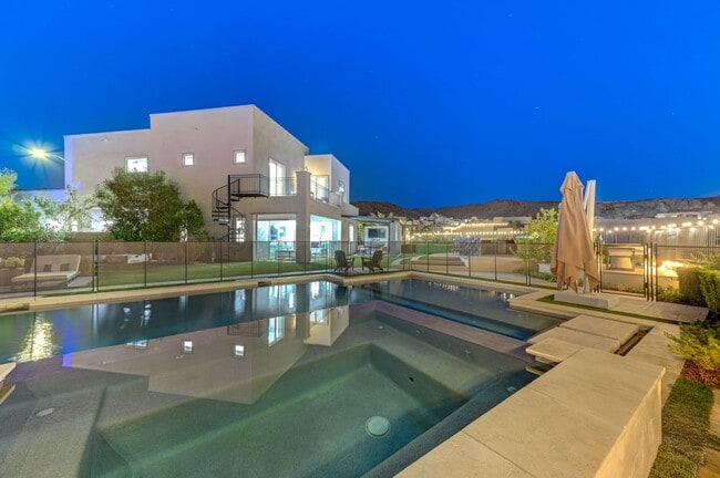 Building Photo - Distinctive Fully Furnished Estate in The Canyons!
