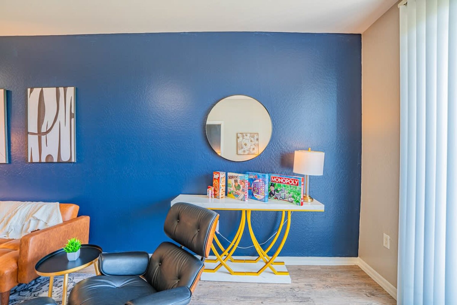 Building Photo - 1275 E University Dr