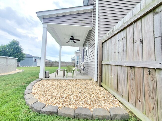 Building Photo - Gorgeous Home In Turnberry Subdivision