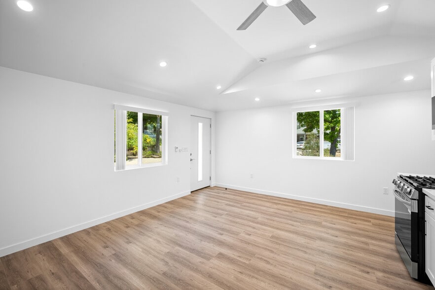 Building Photo - 5135 Finehill Ave