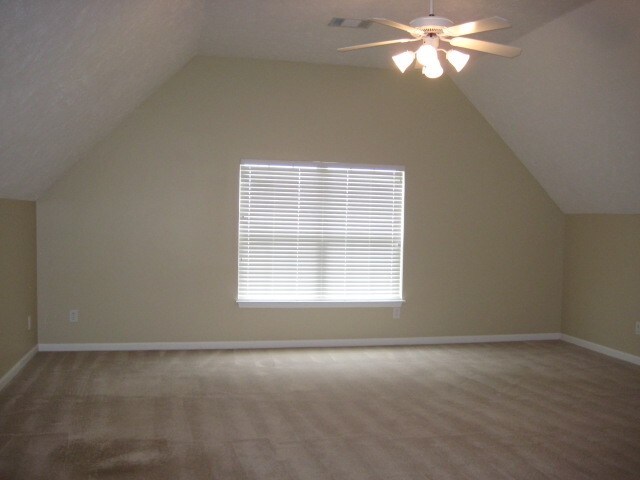 Building Photo - 4003 Strata Dr