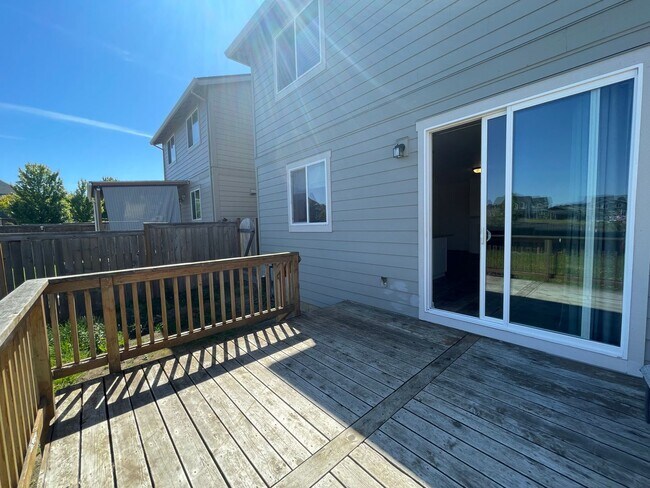 Building Photo - 4Bd/2.5Ba Gresham Home ~ Community Playgro...