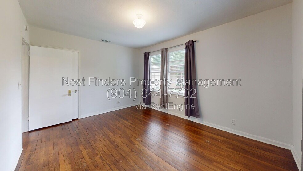 Building Photo - 1230 Lechlade St