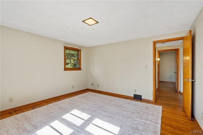 Building Photo - 107 Overlook Dr
