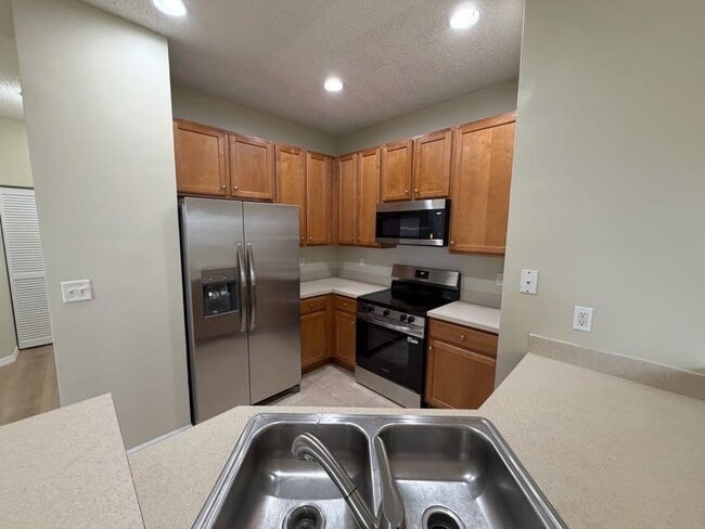 Building Photo - 2925 Crestwood Ter