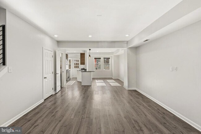 Building Photo - 5105 New Hampshire Ave NW