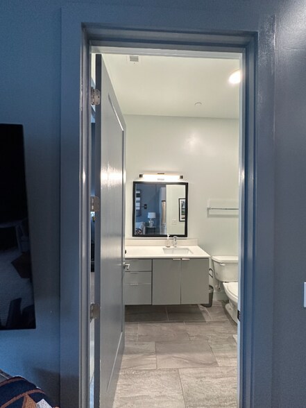 Building Photo - 997 Scovel St