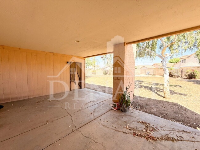 Building Photo - 1274 W Sparrow Ct