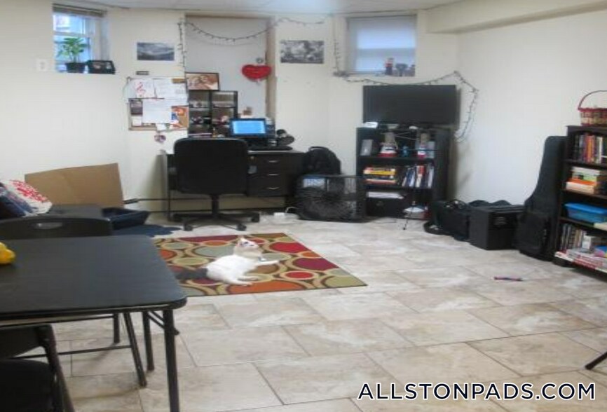 Building Photo - 15 Glenville Ave