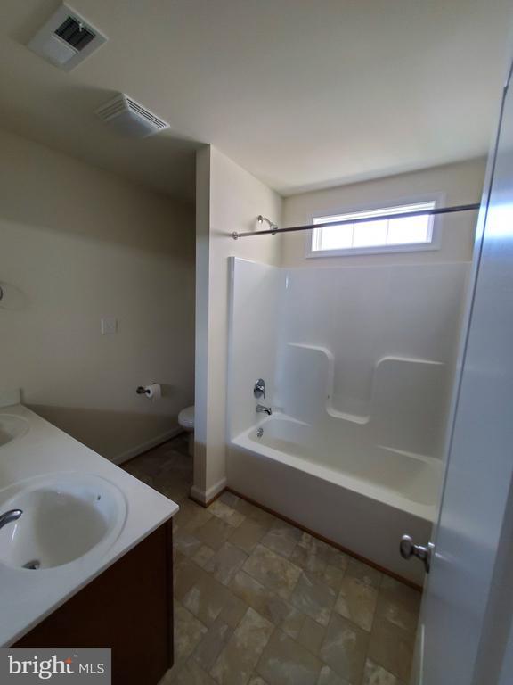 Building Photo - 233 Kanter Dr