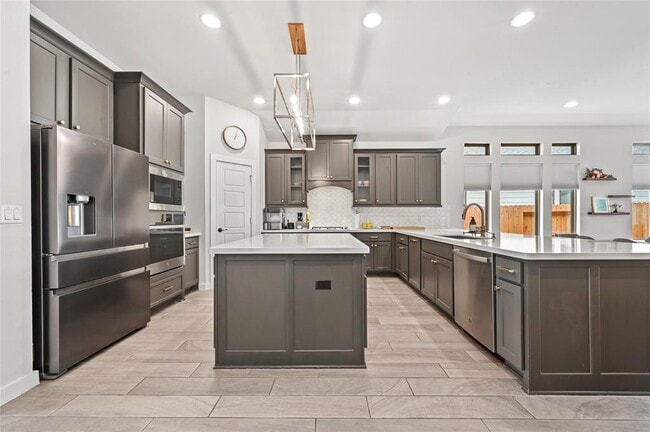 Building Photo - 8208 Spire View