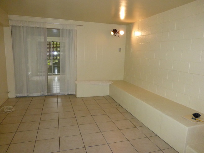 Living Room/2nd Floor - 2605 Laurel Canyon Blvd