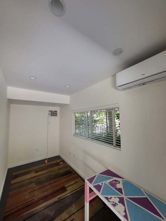 Building Photo - Newly Rehabbed Charming 3 Bed 2 Bath Home ...