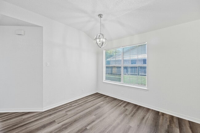 Dinning Room - 502 Rockmoor Dr
