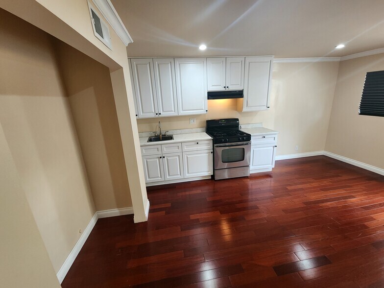 Building Photo - 16331 Shamhart Dr
