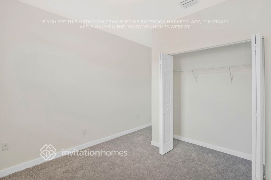 Building Photo - 2835 SW 16th Terrace