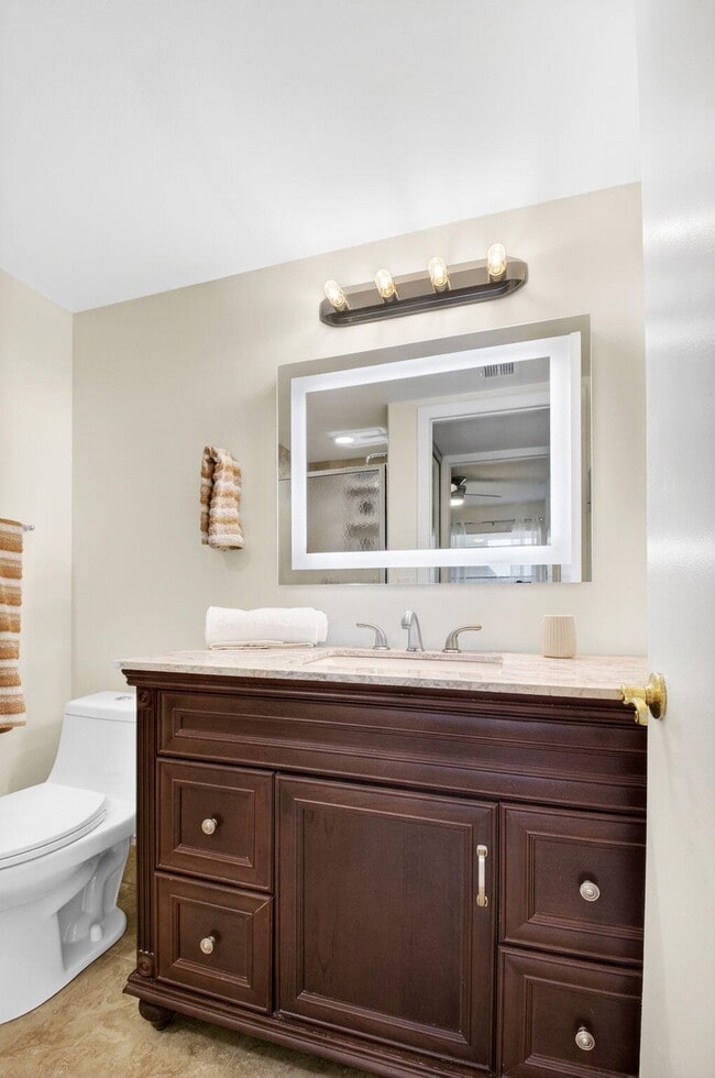 Building Photo - 173 Flanders C