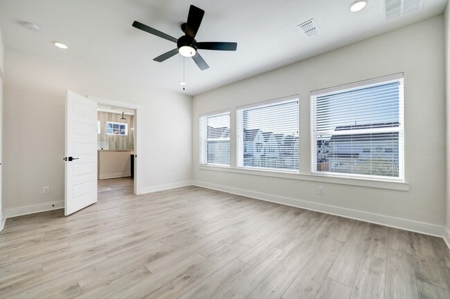 Building Photo - 3105 Somerset Levens Ln