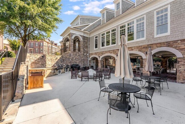 Building Photo - 200 River Vista Drive