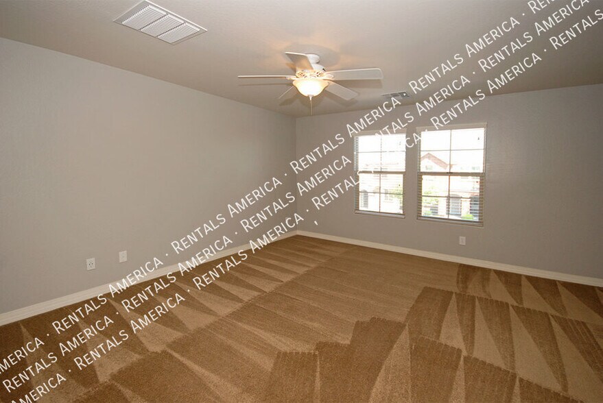 Building Photo - 8959 W Northview Ave