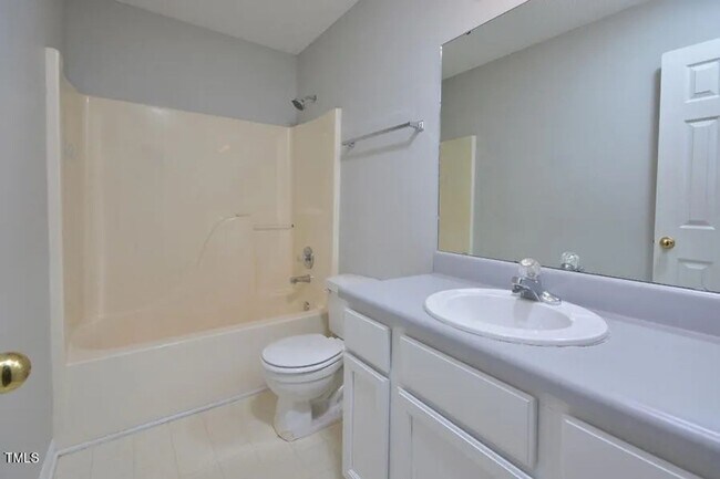 Building Photo - Spacious and Updated!  4 Bedrooms, LVP Flo...