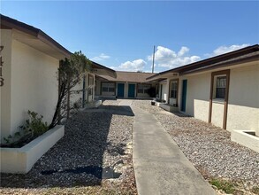 Building Photo - 7422 Valencia Rd