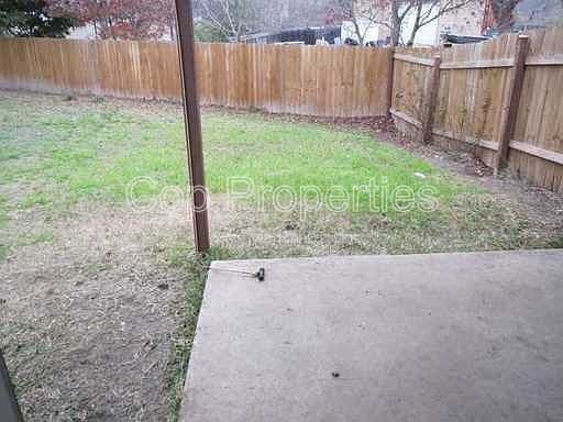 Building Photo - 6319 Waddesdon Wood