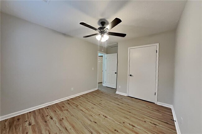 Building Photo - 3919 Valley Brook Rd