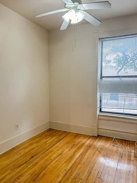 Building Photo - 703 W Willow St