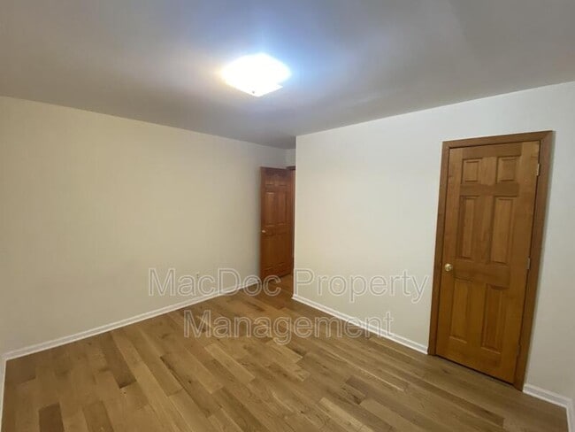 Building Photo - 549 Harrison Cir