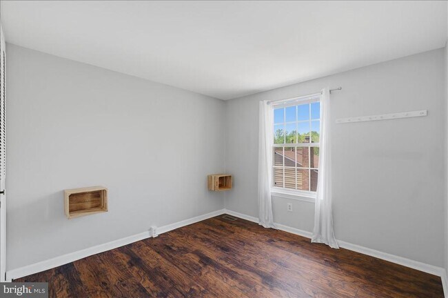 Building Photo - 1490 Autumn Ridge Cir