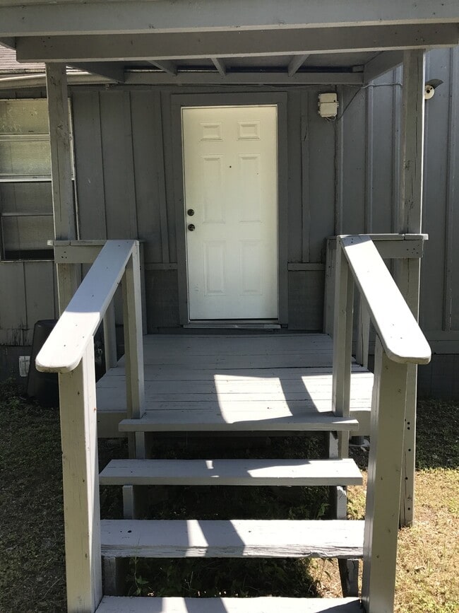 Building Photo - Denver Heights 2 Bedroom Home