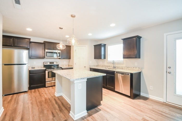 Building Photo - 816 Declaration Dr