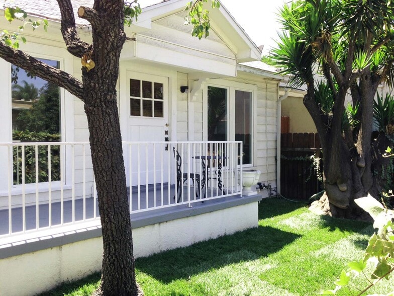 Building Photo - 6116 Fountain Ave