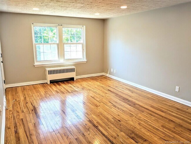 Building Photo - 1010 Trout Brook Dr