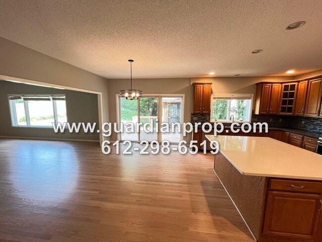 Building Photo - Executive Home in Cottage Grove Available September 1, Large Open Floor Plan, Office, Family Room...