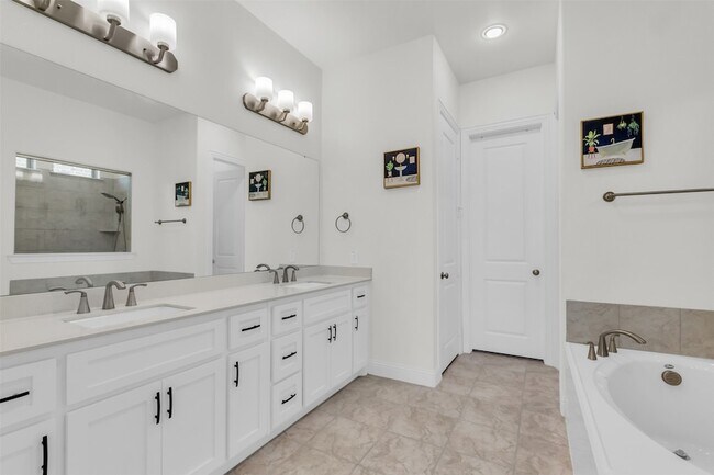 Building Photo - 3511 Solaro Ln