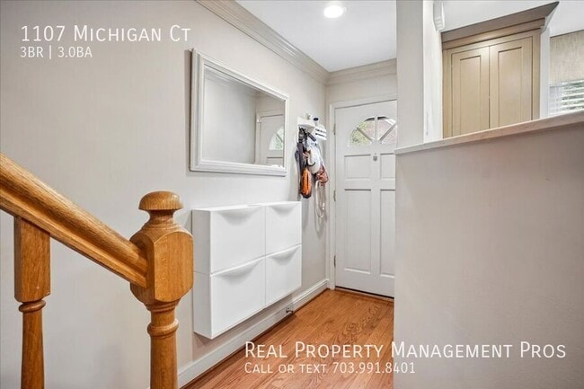 Building Photo - 1107 Michigan Ct