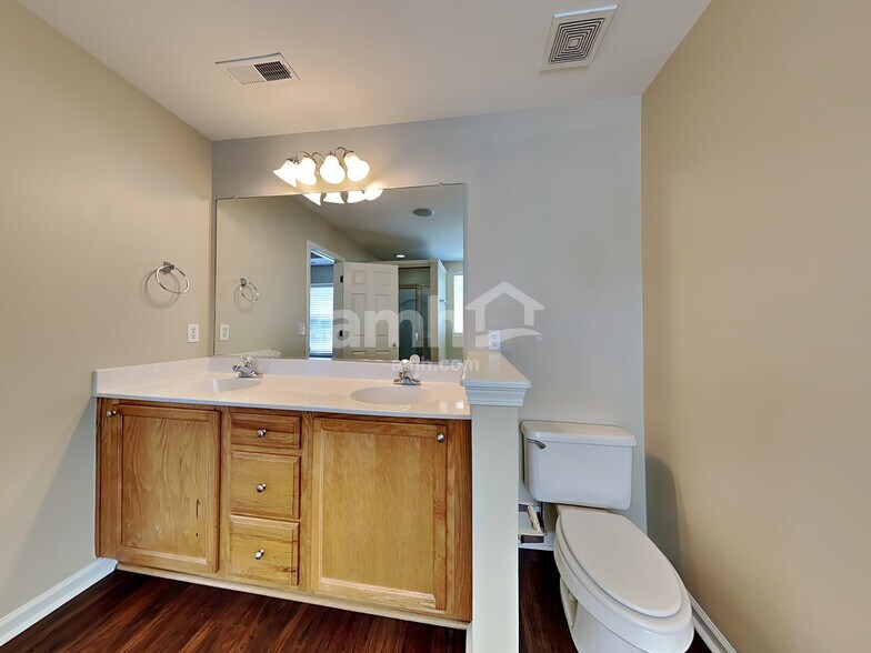 Building Photo - 310 Sabal Palmetto Ct
